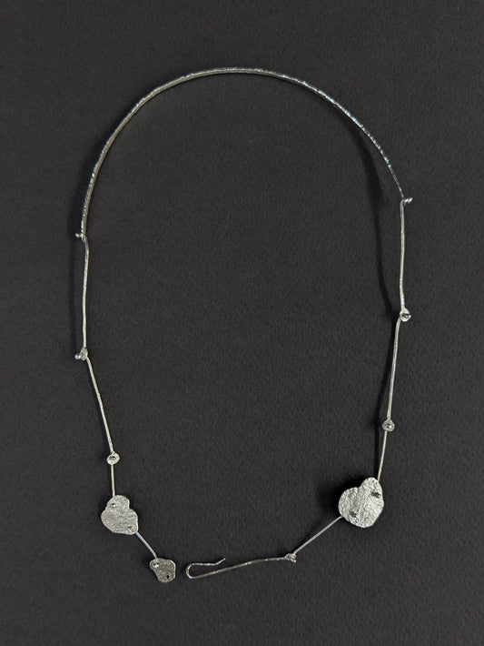 Collar cuerpo de piedra