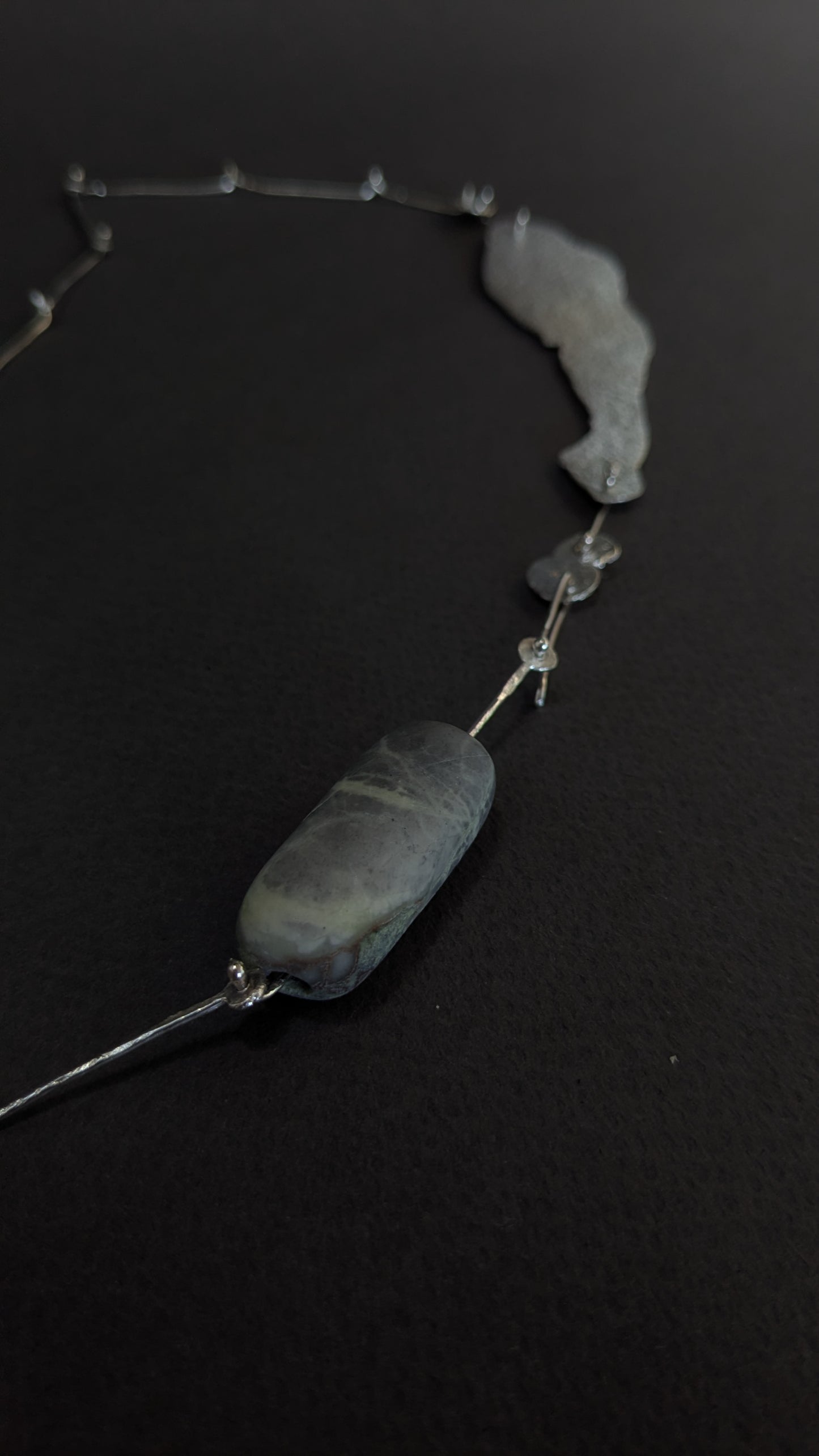 Collar cuerpo de piedra